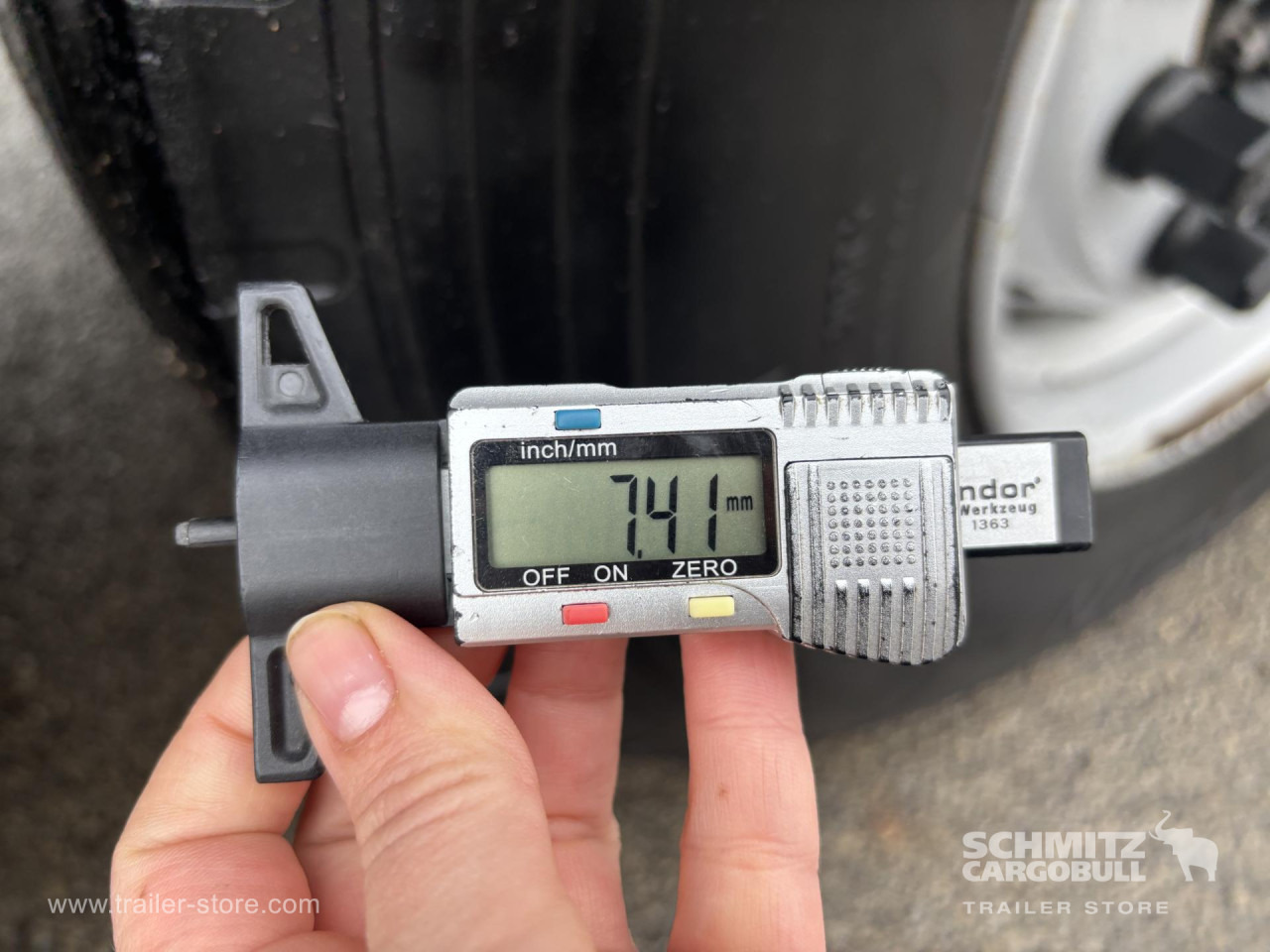 SCHMITZ Curtainsider Standard - Curtainsider semi-trailer: picture 3 SCHMITZ Curtainsider Standard - Curtainsider semi-trailer: picture 3