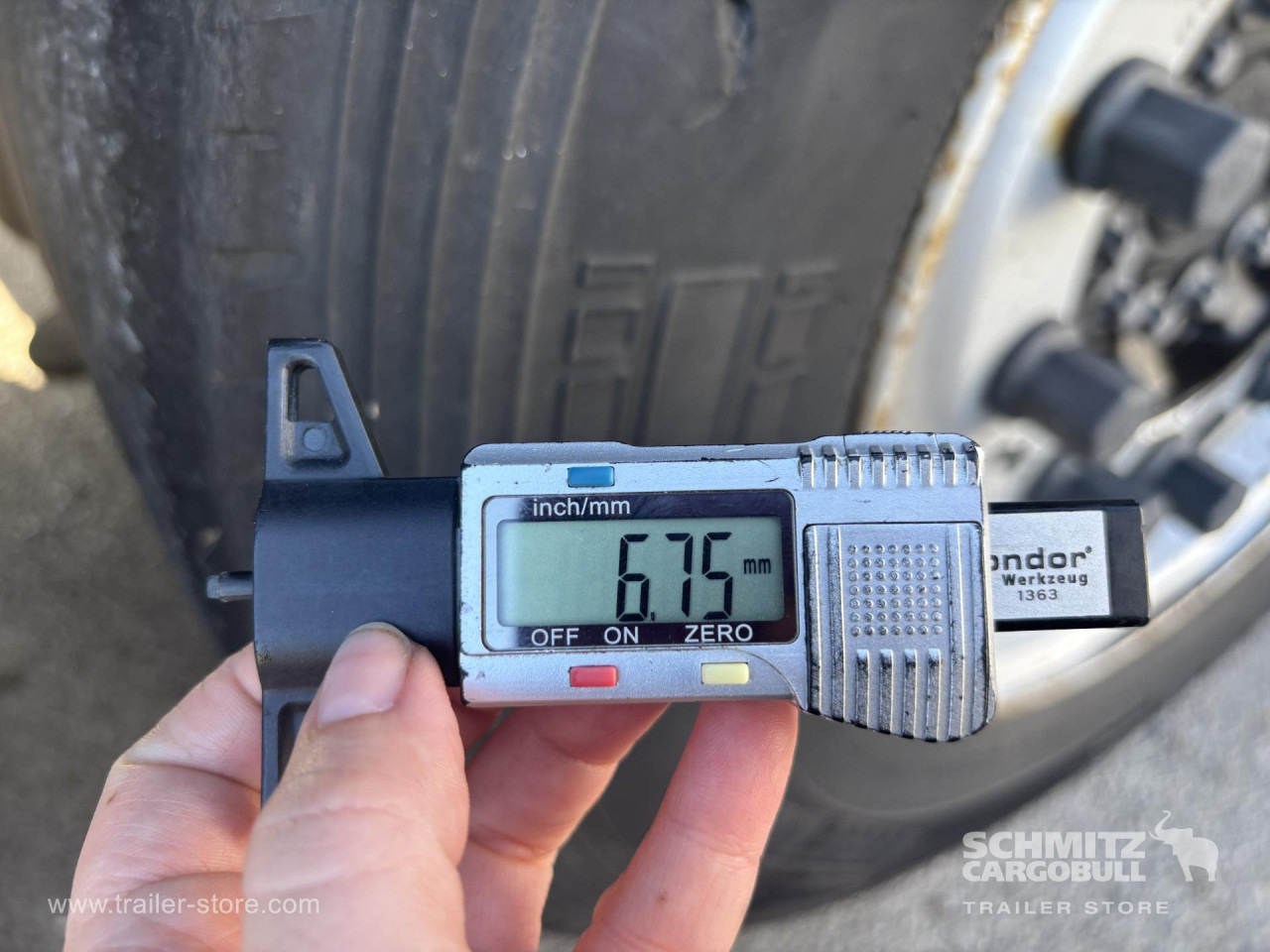 SCHMITZ Curtainsider Standard - Curtainsider semi-trailer: picture 3 SCHMITZ Curtainsider Standard - Curtainsider semi-trailer: picture 3