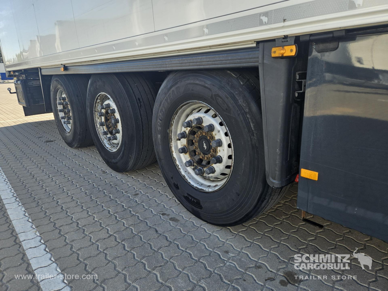 SCHMITZ Reefer Standard Double deck - Isothermal semi-trailer: picture 2 SCHMITZ Reefer Standard Double deck - Isothermal semi-trailer: picture 2