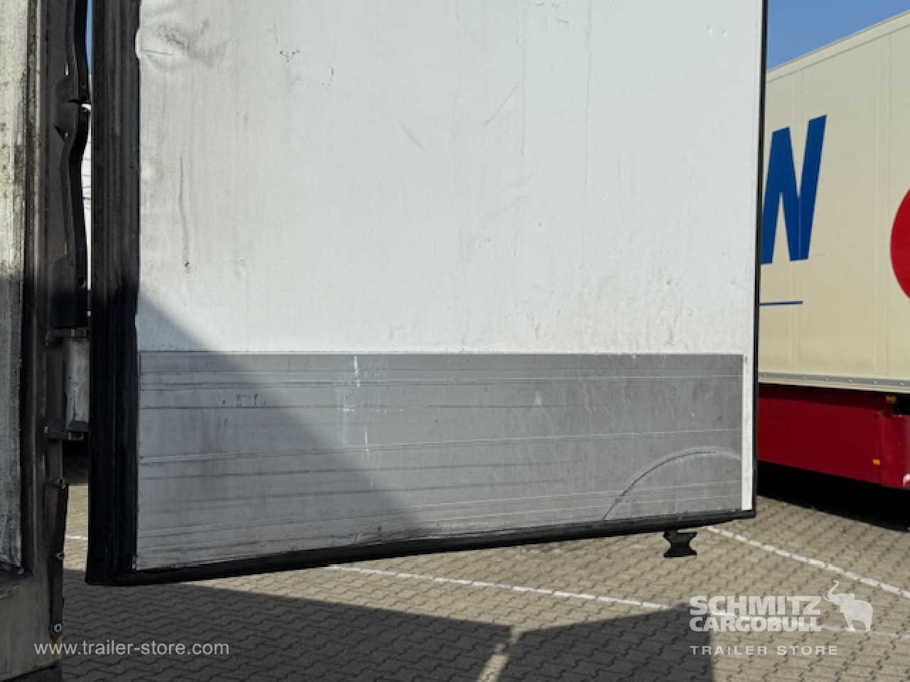 SCHMITZ Oplegger Vries Standard Double deck - Isothermal semi-trailer: picture 4 SCHMITZ Oplegger Vries Standard Double deck - Isothermal semi-trailer: picture 4