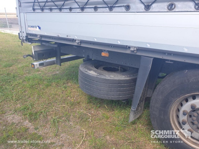 SCHMITZ Curtainsider Standard - Curtainsider semi-trailer: picture 4 SCHMITZ Curtainsider Standard - Curtainsider semi-trailer: picture 4