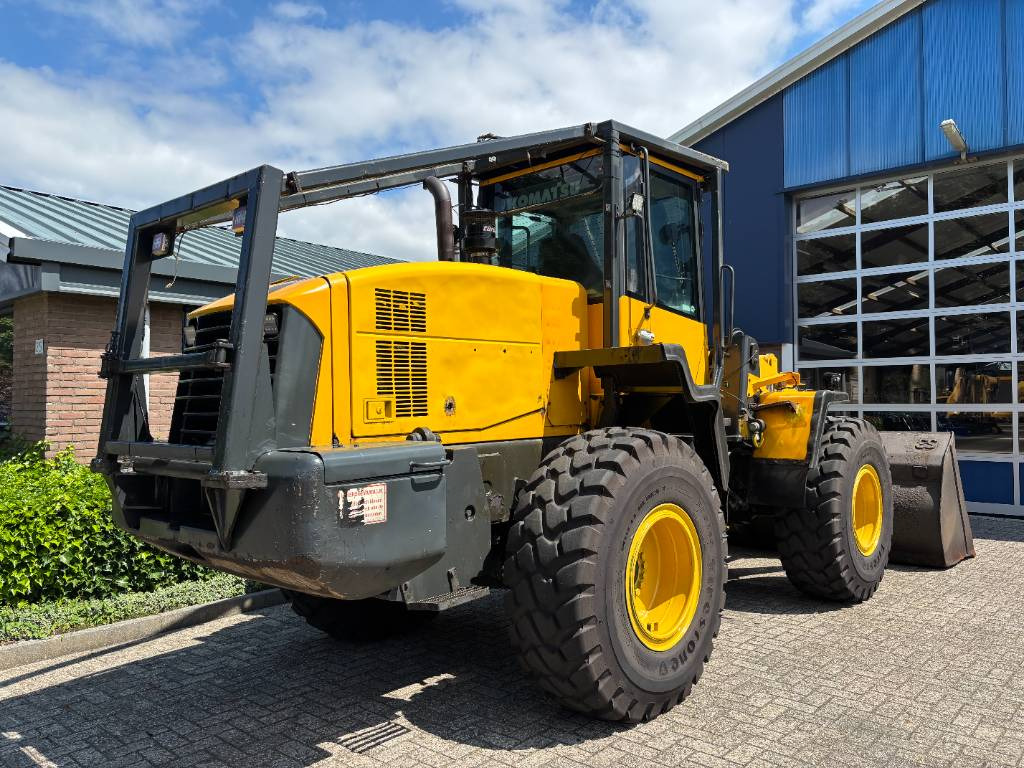 Komatsu WA 320-5 - Wheel loader: picture 5 Komatsu WA 320-5 - Wheel loader: picture 5