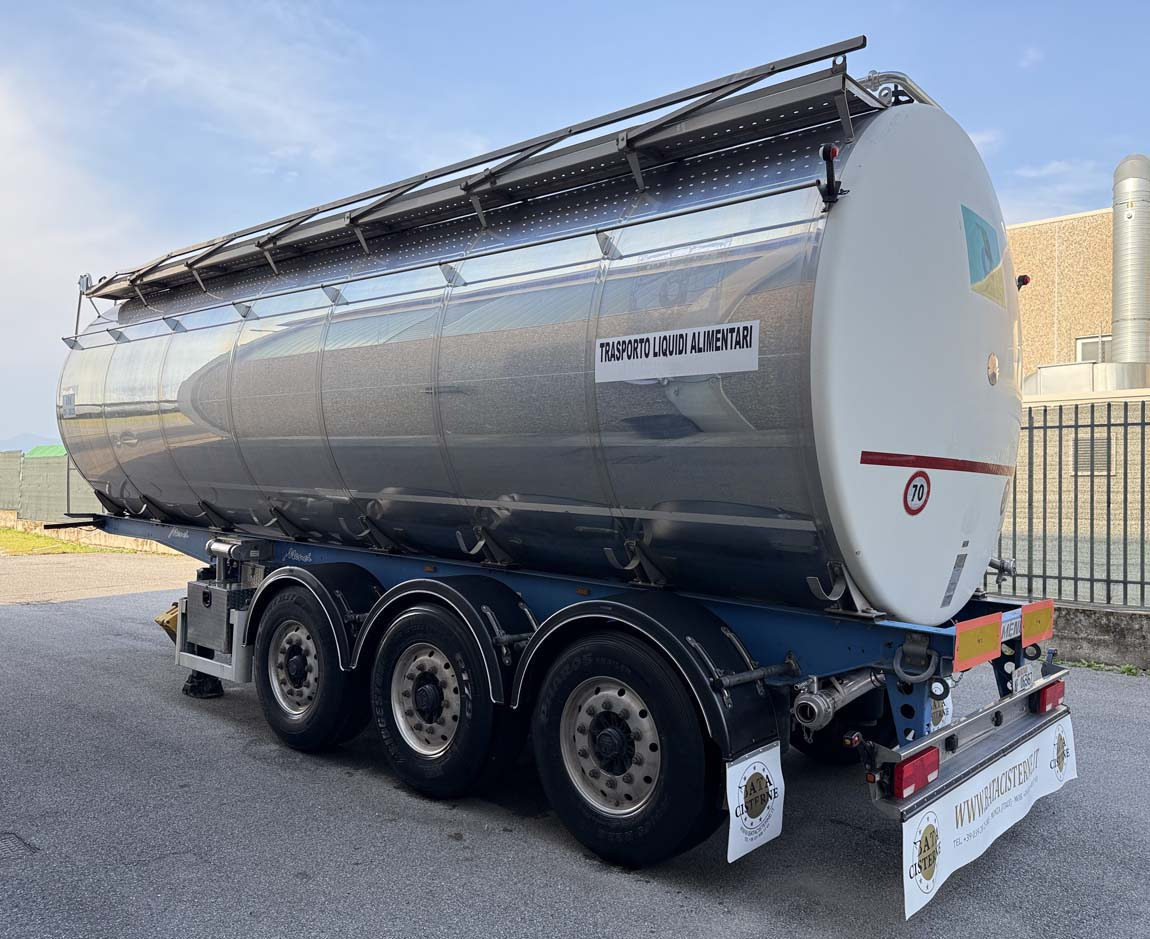 Bata SANTI/MENCI 13.000-8.000-13.000LT - Tank semi-trailer: picture 2 Bata SANTI/MENCI 13.000-8.000-13.000LT - Tank semi-trailer: picture 2