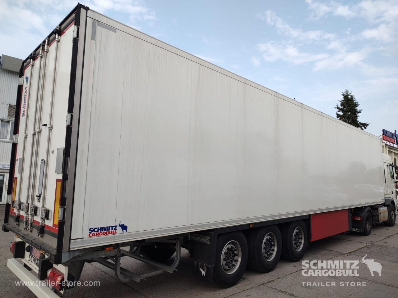SCHMITZ Напівпричіп Стандартний - Isothermal semi-trailer: picture 1 SCHMITZ Напівпричіп Стандартний - Isothermal semi-trailer: picture 1