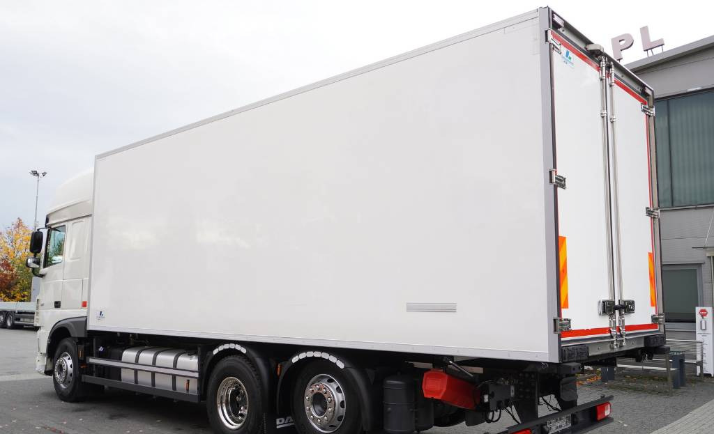 DAF XF 450 6×2 E6 / Refrigerator Lacapitaine / ATP/FRC to 2027 / 18 pallets - Refrigerator truck: picture 5 DAF XF 450 6×2 E6 / Refrigerator Lacapitaine / ATP/FRC to 2027 / 18 pallets - Refrigerator truck: picture 5