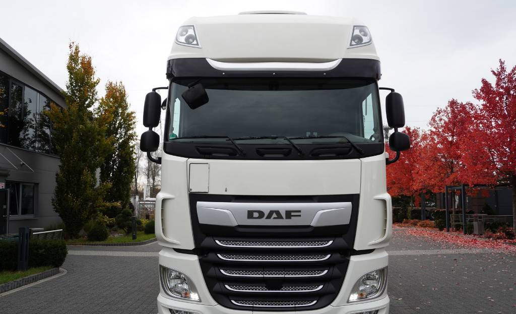 DAF XF 450 6×2 E6 / Refrigerator Lacapitaine / ATP/FRC to 2027 / 18 pallets - Refrigerator truck: picture 2 DAF XF 450 6×2 E6 / Refrigerator Lacapitaine / ATP/FRC to 2027 / 18 pallets - Refrigerator truck: picture 2