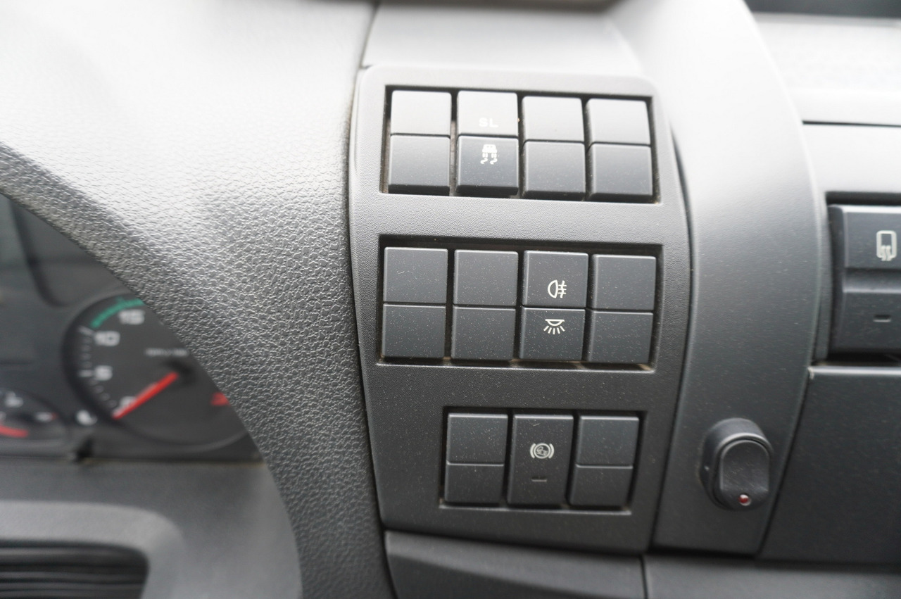 Tow truck IVECO Eurocargo 150 E25 / 90 tho. km !!! / Tow truck: picture 23