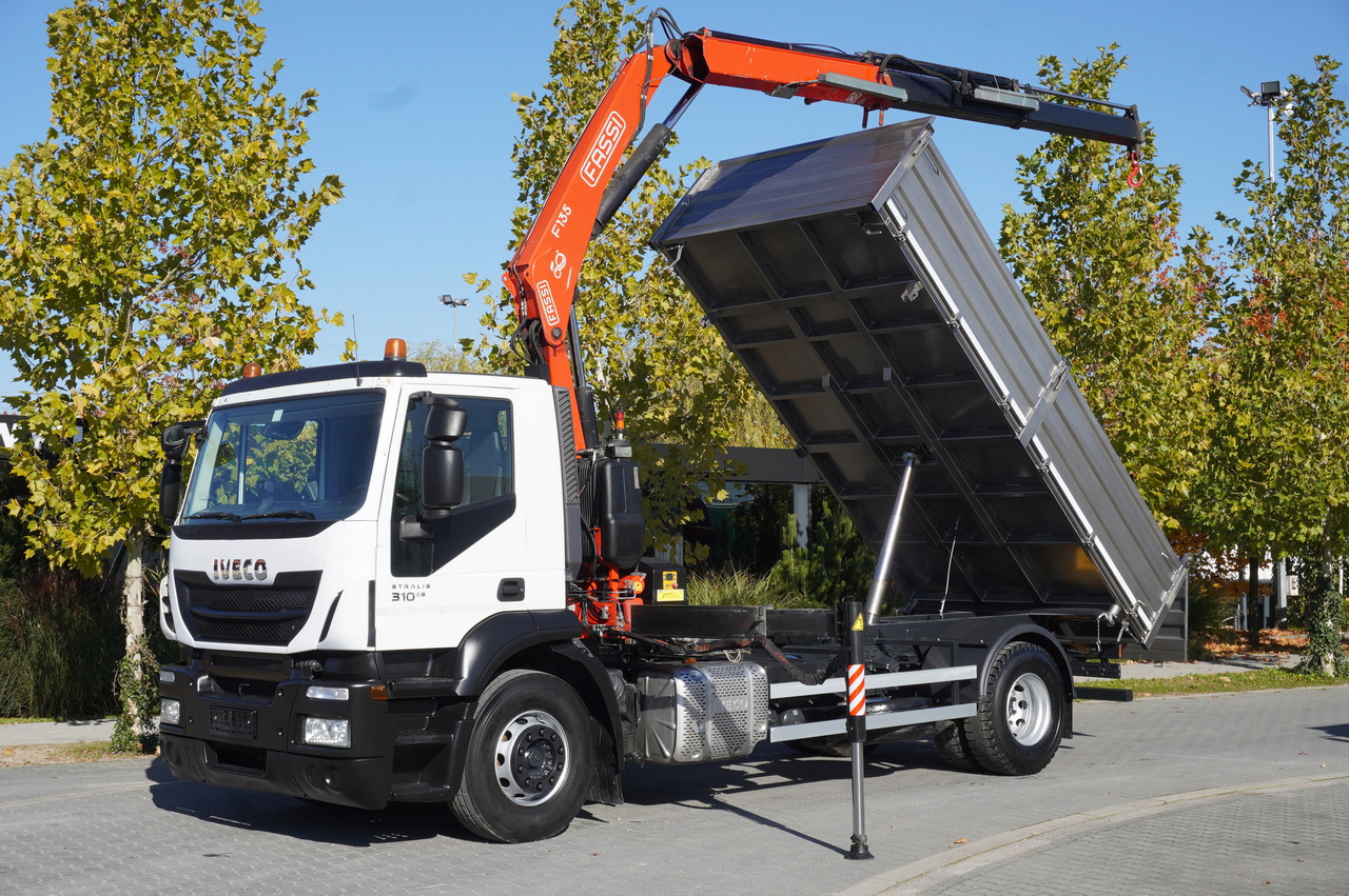 IVECO Stralis 310 E6 / NEW 3-sided tipper / Fassi F135 crane with remote control - Dropside/ Flatbed truck, Crane truck: picture 1 IVECO Stralis 310 E6 / NEW 3-sided tipper / Fassi F135 crane with remote control - Dropside/ Flatbed truck, Crane truck: picture 1