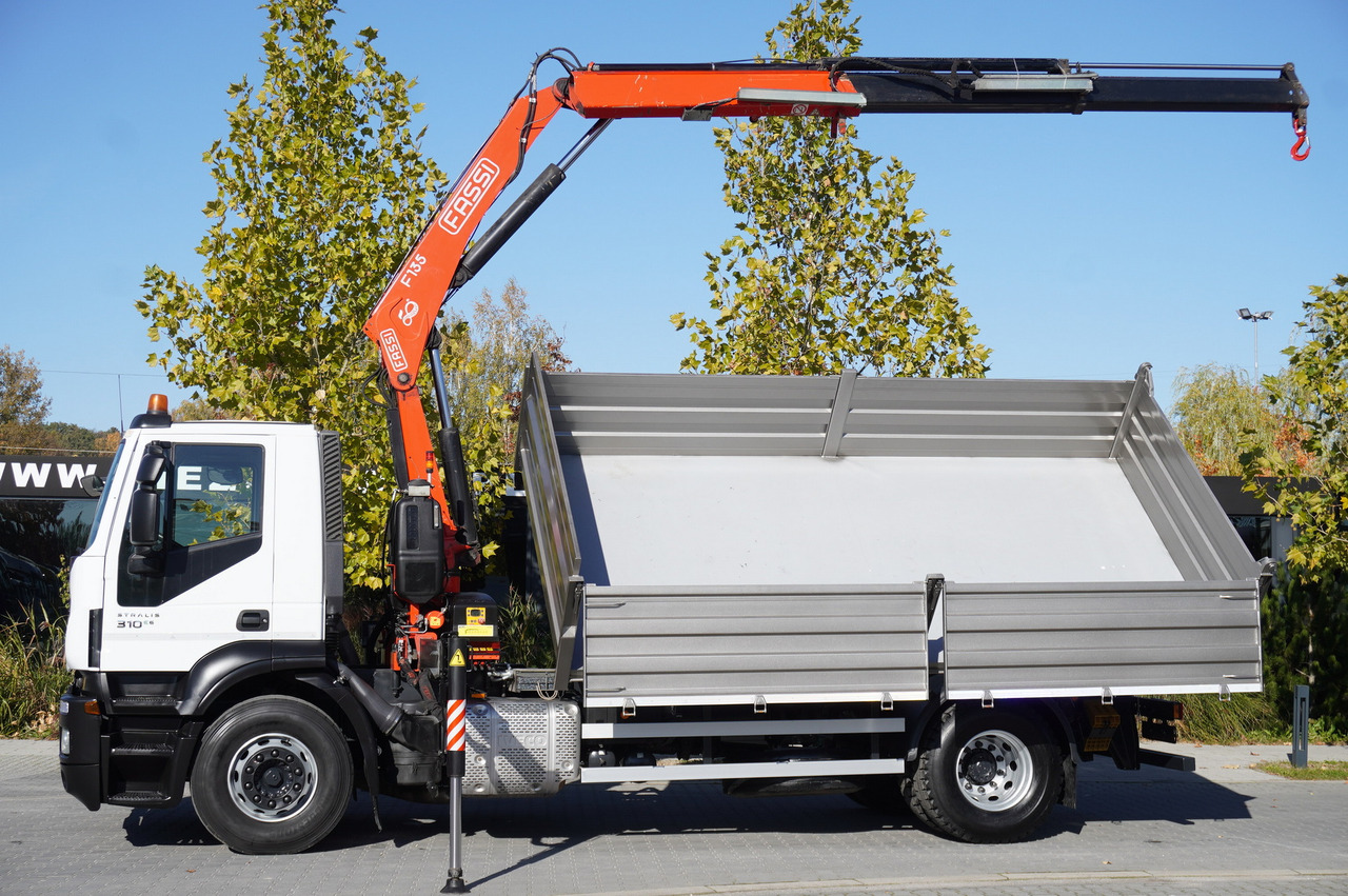 IVECO Stralis 310 E6 / NEW 3-sided tipper / Fassi F135 crane with remote control - Crane truck: picture 5 IVECO Stralis 310 E6 / NEW 3-sided tipper / Fassi F135 crane with remote control - Crane truck: picture 5
