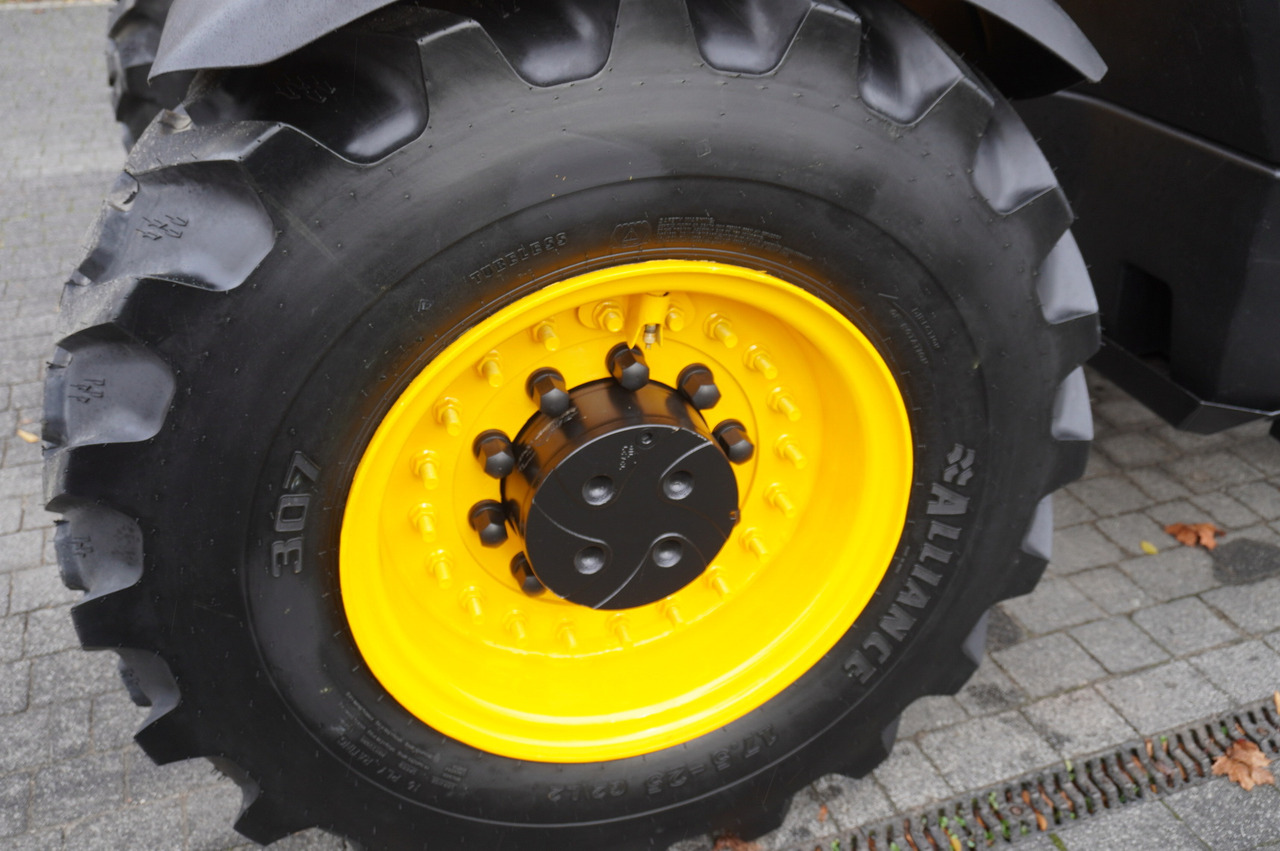 Lease a JCB 560-80 / 6 ton lifting capacity / power 146 HP JCB 560-80 / 6 ton lifting capacity / power 146 HP: picture 34