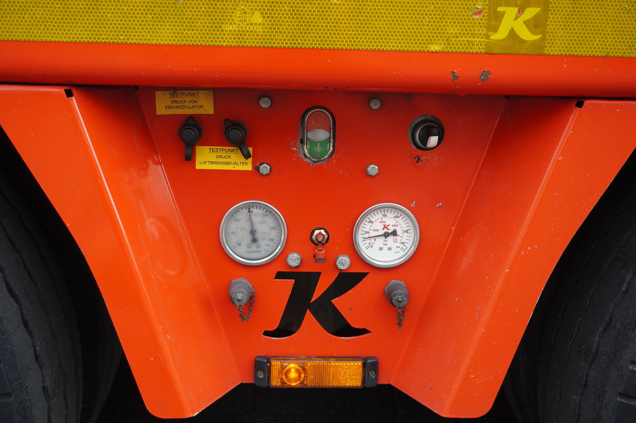 Low loader semi-trailer KÄSSBOHRER LB2 TIEF-BETT low loader semi-trailer / 16.5 m / Extendable semi-trailer / steered axles / 2 units: picture 32 Low loader semi-trailer KÄSSBOHRER LB2 TIEF-BETT low loader semi-trailer / 16.5 m / Extendable semi-trailer / steered axles / 2 units: picture 32