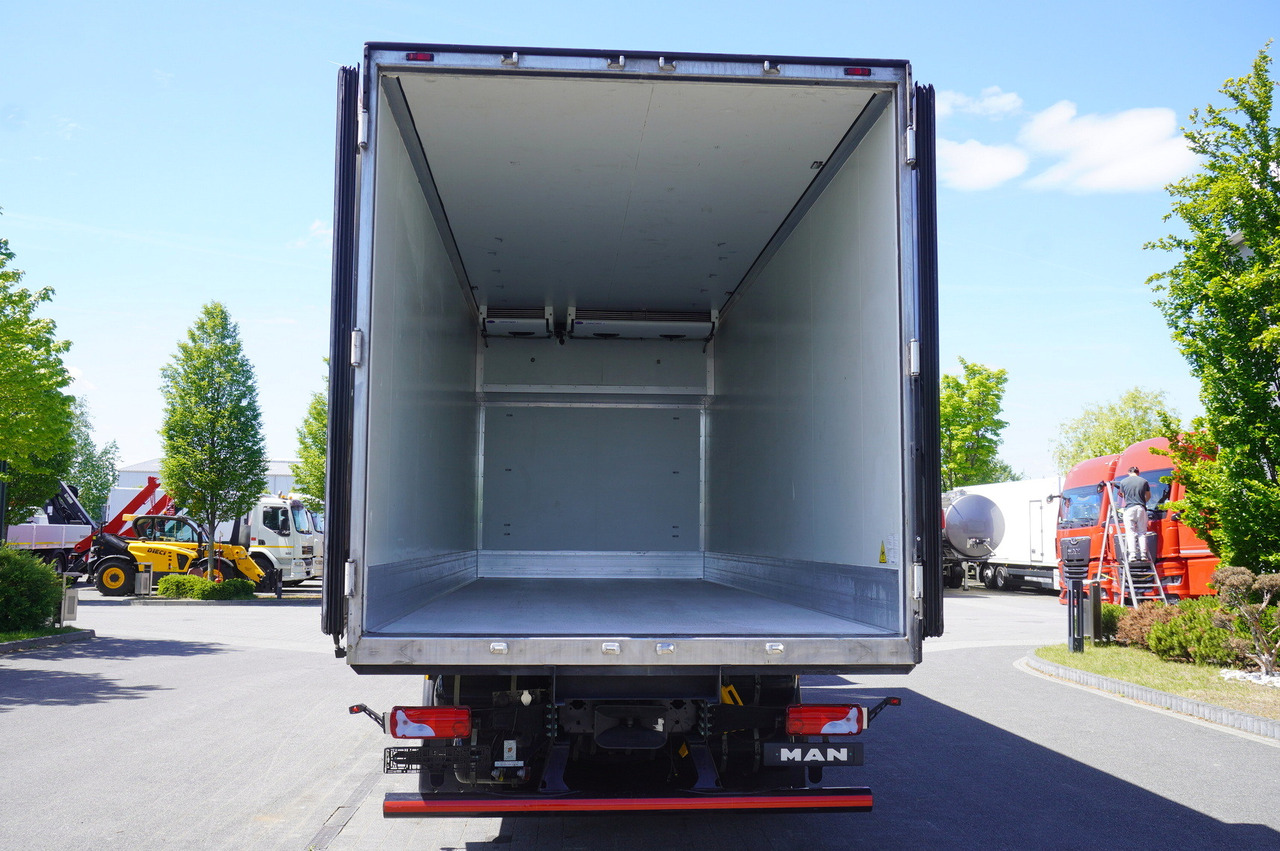 MAN GX 26.510 / 2022 / NEW Krone bitemperature refrigerated truck / Carrier Supra 850 MT / 4 units - Refrigerator truck: picture 4 MAN GX 26.510 / 2022 / NEW Krone bitemperature refrigerated truck / Carrier Supra 850 MT / 4 units - Refrigerator truck: picture 4