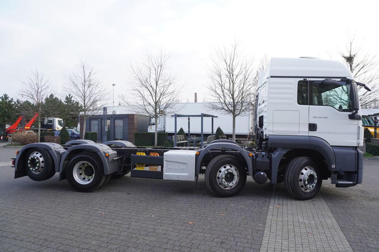 MAN TGS 35.420 8×2 / Chassis 6.4 m / 3 steered axles - Cab chassis truck, Crane truck: picture 5 MAN TGS 35.420 8×2 / Chassis 6.4 m / 3 steered axles - Cab chassis truck, Crane truck: picture 5