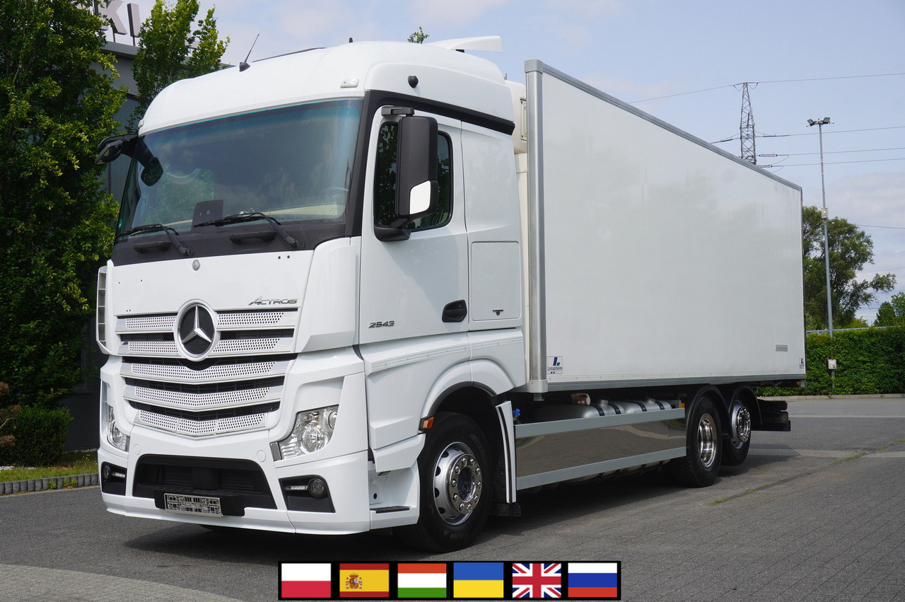 Refrigerator truck MERCEDES-BENZ Actros 2543 / Lecapitaine Refrigerator Multitemperature / Carrier Supra 950 MT: picture 1