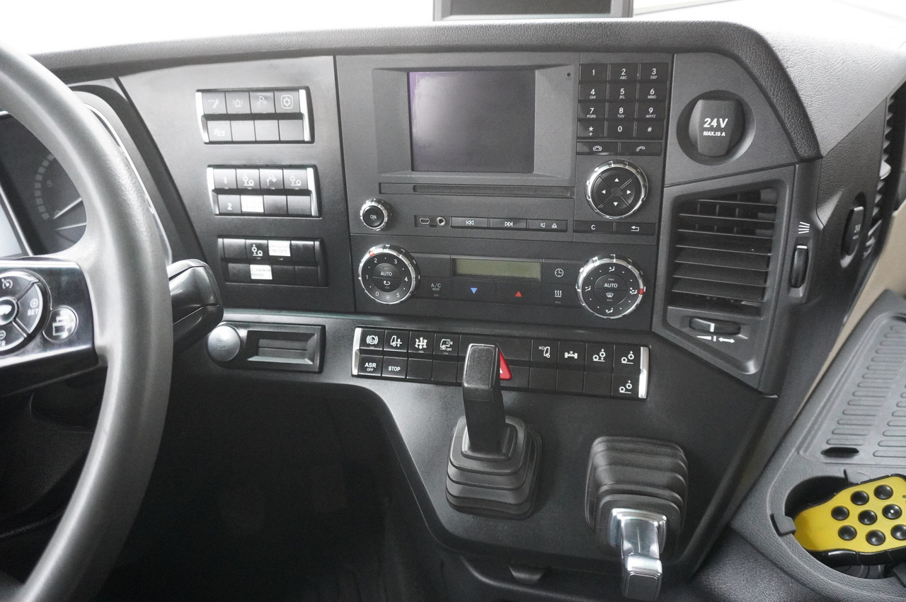 Lease a MERCEDES-BENZ Actros 3563 8x4 / Tipper for grain 20 t load capacity MERCEDES-BENZ Actros 3563 8x4 / Tipper for grain 20 t load capacity: picture 28 Lease a MERCEDES-BENZ Actros 3563 8x4 / Tipper for grain 20 t load capacity MERCEDES-BENZ Actros 3563 8x4 / Tipper for grain 20 t load capacity: picture 28