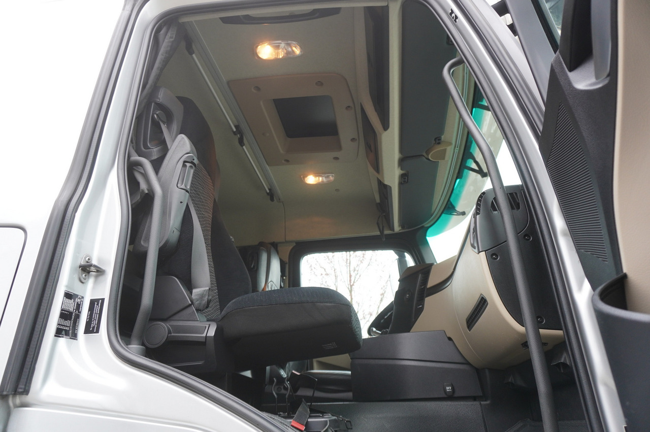 Lease a MERCEDES-BENZ Actros 3563 8x4 / Tipper for grain 20 t load capacity MERCEDES-BENZ Actros 3563 8x4 / Tipper for grain 20 t load capacity: picture 36 Lease a MERCEDES-BENZ Actros 3563 8x4 / Tipper for grain 20 t load capacity MERCEDES-BENZ Actros 3563 8x4 / Tipper for grain 20 t load capacity: picture 36