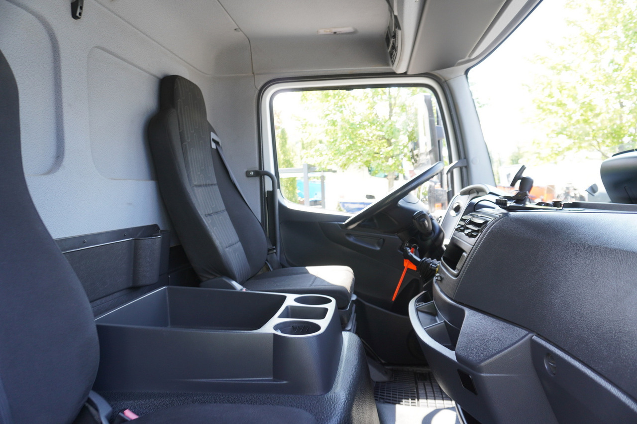 Box truck MERCEDES-BENZ Atego 1318 E6 / 20 pallet container / lift / 90 thousand km !!!: picture 14