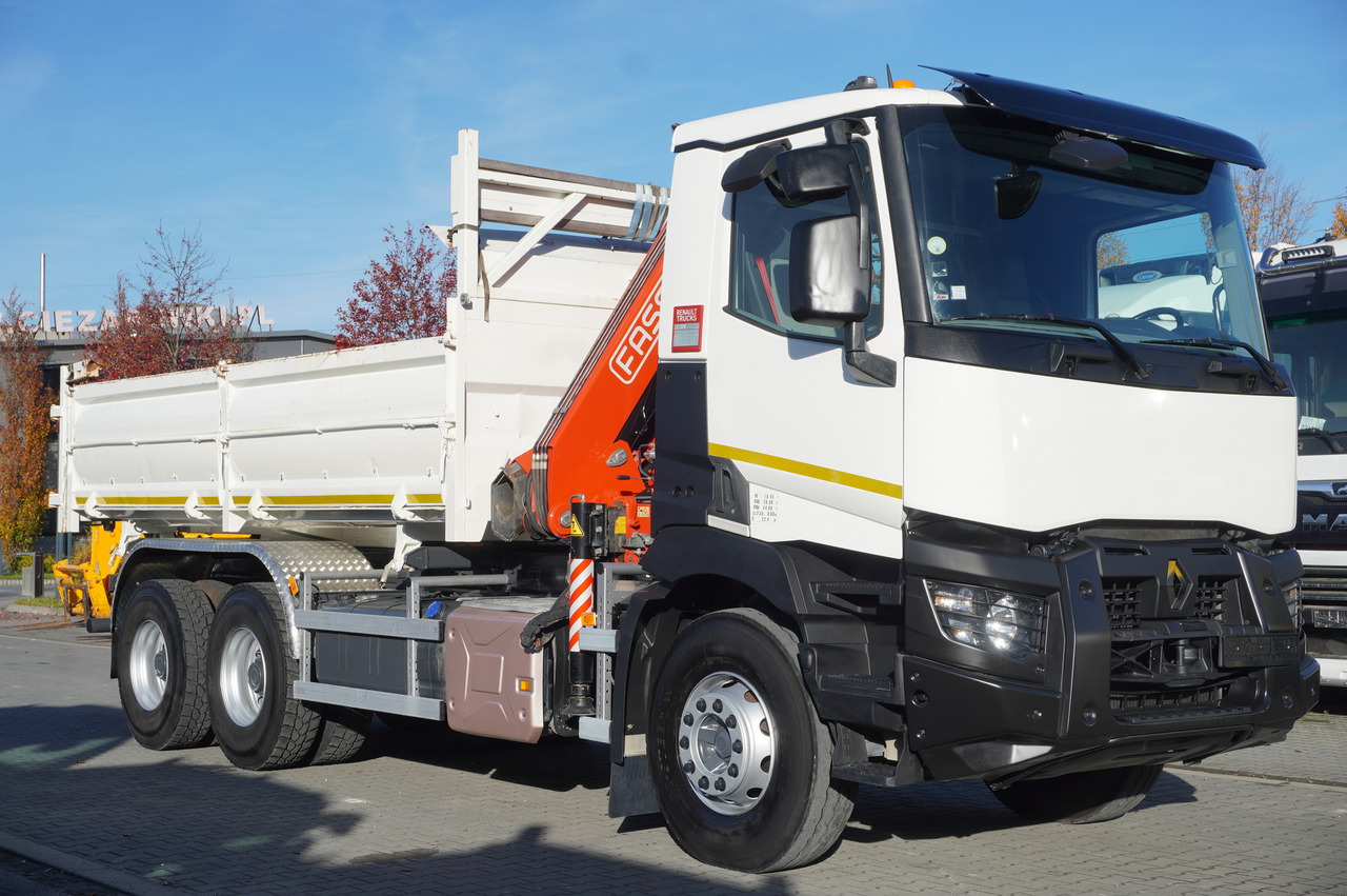 RENAULT C380 E6 6×4 / HDS Fassi F135 2700 MTH / Range 8 m / 5.6 t lifting capacity / 3-side tipper / Bortmatic - Tipper, Crane truck: picture 2 RENAULT C380 E6 6×4 / HDS Fassi F135 2700 MTH / Range 8 m / 5.6 t lifting capacity / 3-side tipper / Bortmatic - Tipper, Crane truck: picture 2