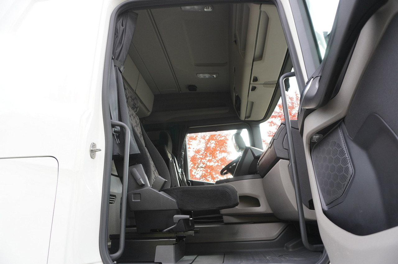 Refrigerator truck SCANIA R500 E6 6x2 / Lecapitaine 21 EPAL refrigerator / Carrier Supra 1150 / 2021 / steered axle: picture 27