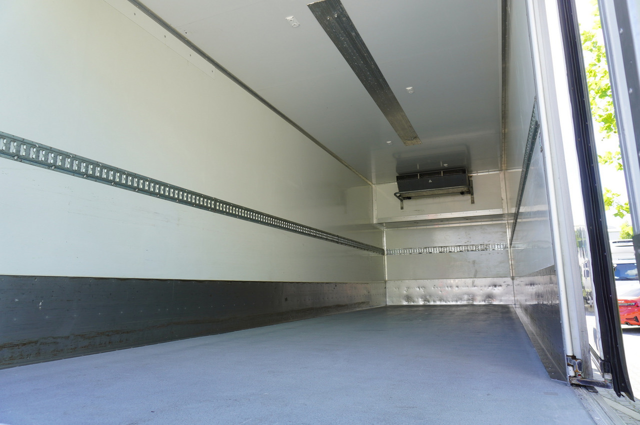Refrigerator truck SCANIA R500 / Lecapitaine refrigerator 20 EPAL / Carrier Supra 950 / Steered 3rd axle: picture 10