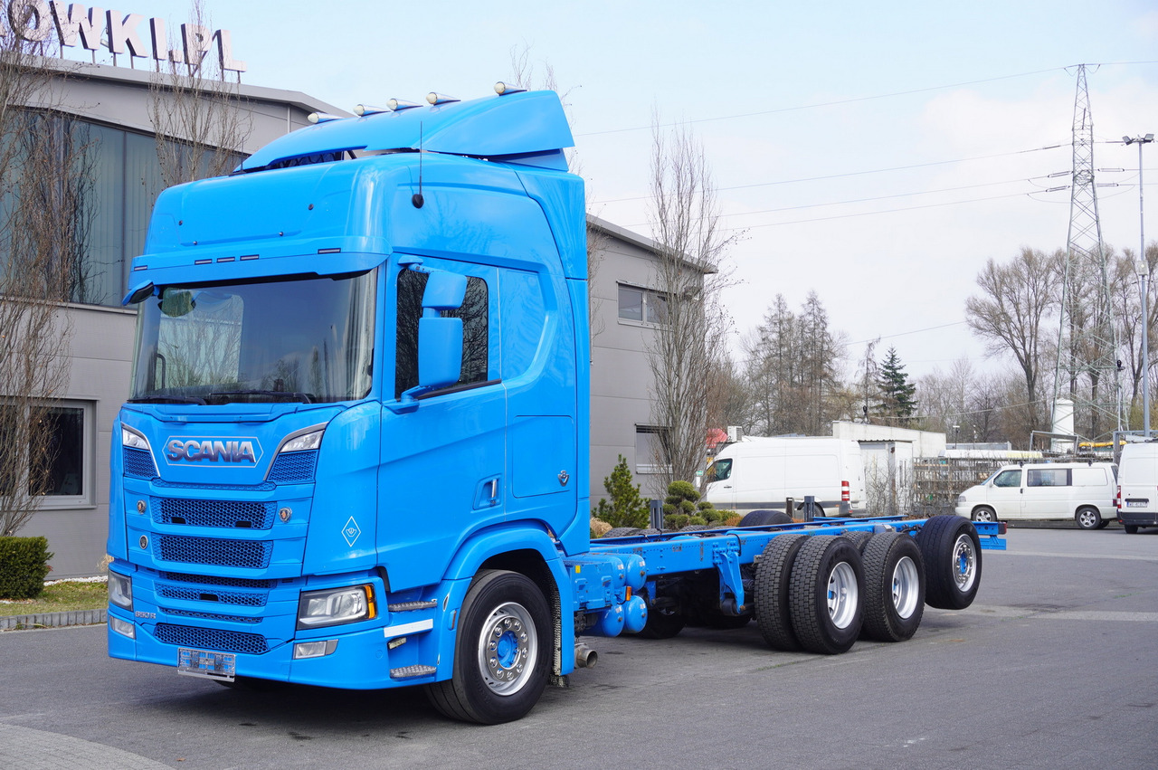 SCANIA R650 V8 / 650 HP/ frame 8.8 m / steered 4th axle - Crane truck: picture 1 SCANIA R650 V8 / 650 HP/ frame 8.8 m / steered 4th axle - Crane truck: picture 1