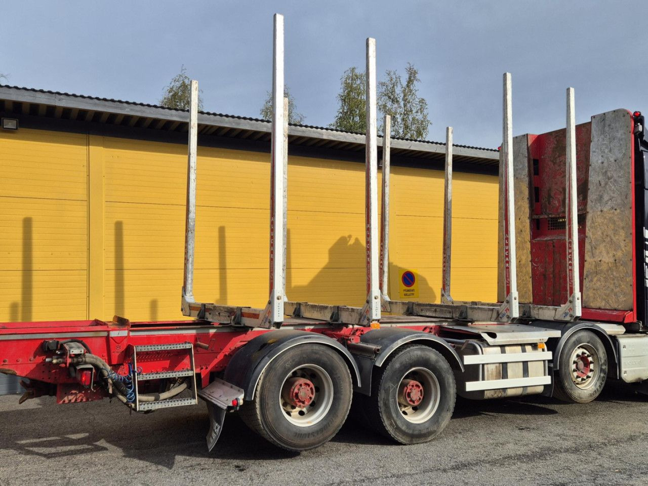 VOLVO FH 750 8x4 / 2 lifted axles / timber truck - Timber truck: picture 4 VOLVO FH 750 8x4 / 2 lifted axles / timber truck - Timber truck: picture 4