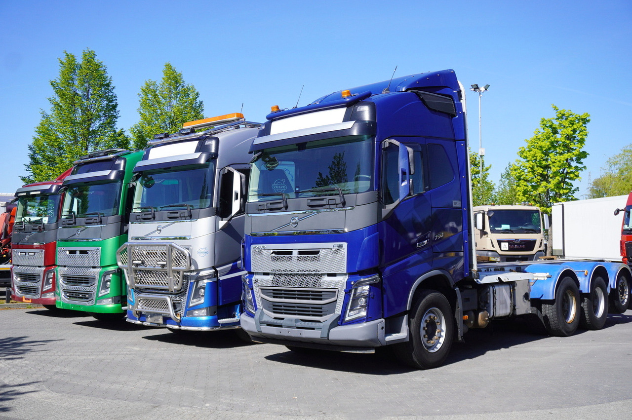 VOLVO FH16 750 / 750 HP! / chassis / 4 units 8x4 - Crane truck: picture 1 VOLVO FH16 750 / 750 HP! / chassis / 4 units 8x4 - Crane truck: picture 1