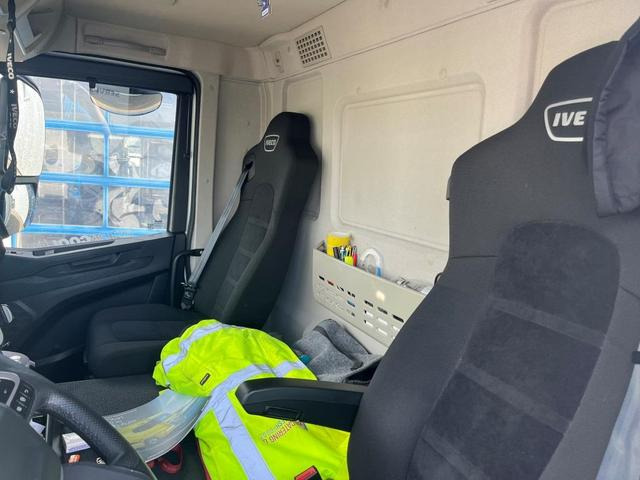 Iveco SWay 400 Lamberet Tiefkühlkoffer Thermo King LBW - Refrigerator truck: picture 2 Iveco SWay 400 Lamberet Tiefkühlkoffer Thermo King LBW - Refrigerator truck: picture 2