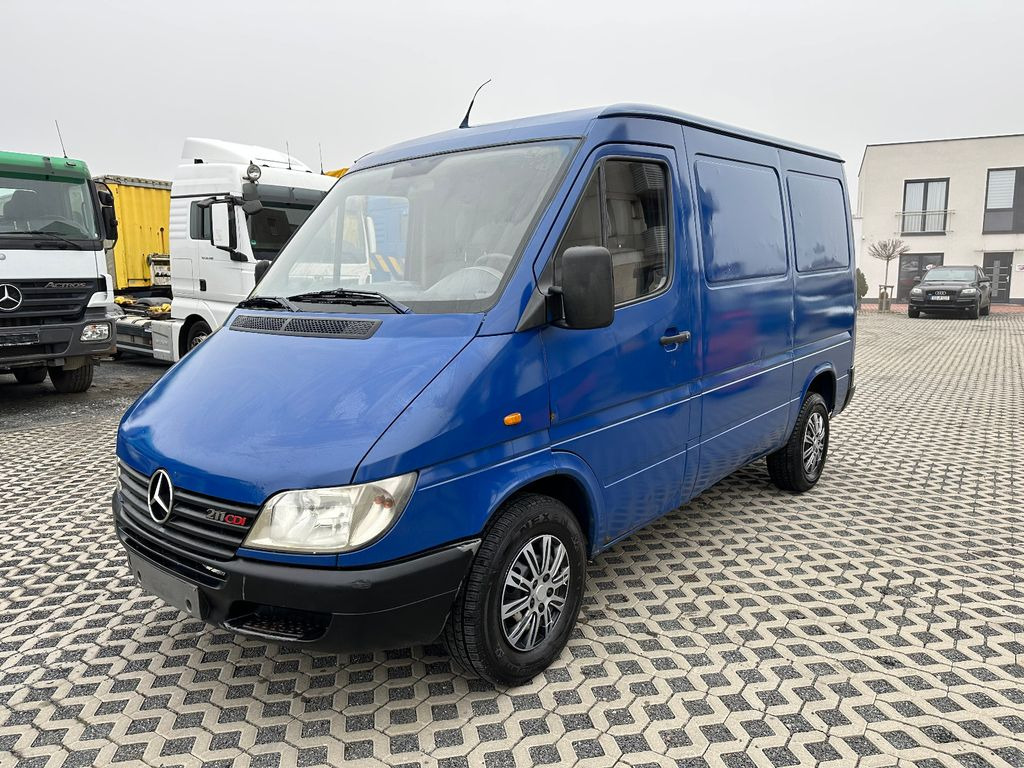 Mercedes-Benz 211 CDI - Small van: picture 1 Mercedes-Benz 211 CDI - Small van: picture 1