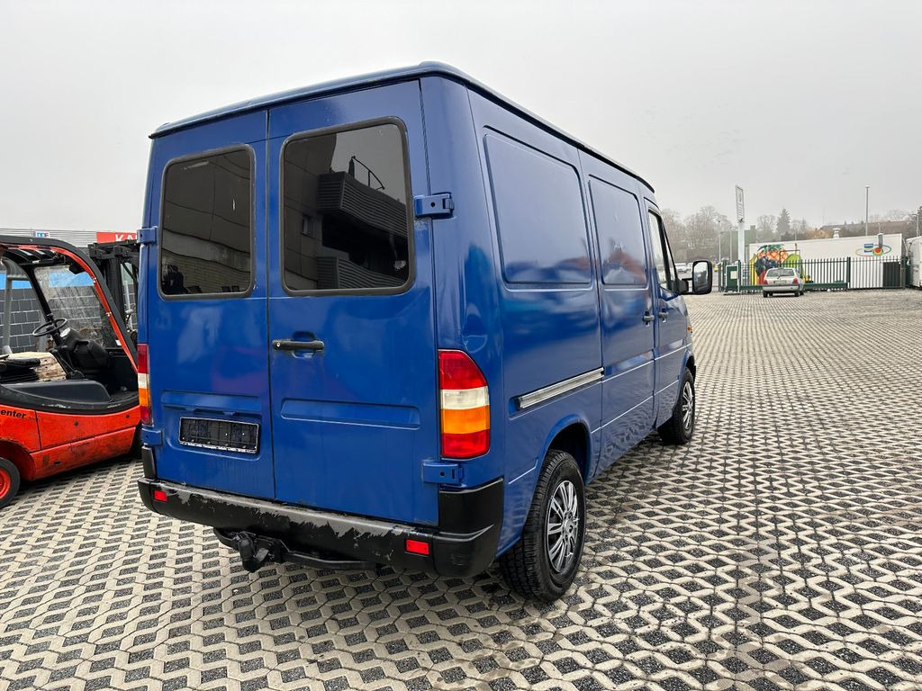 Mercedes-Benz 211 CDI - Small van: picture 4 Mercedes-Benz 211 CDI - Small van: picture 4