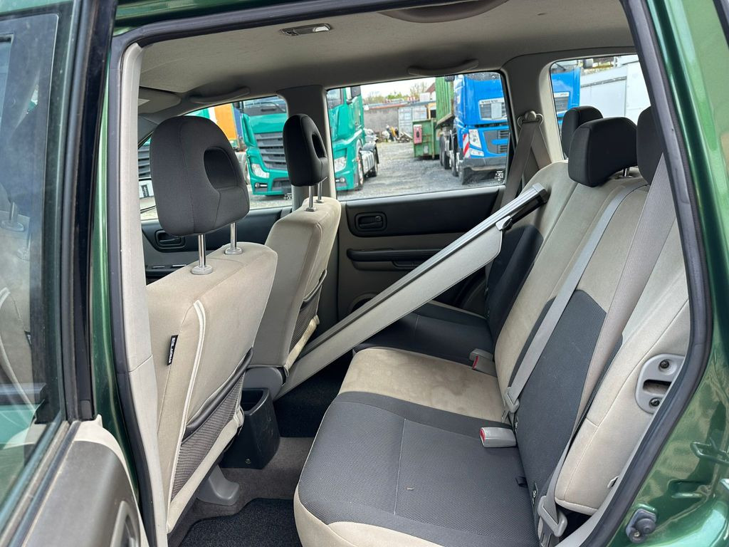 SUV Nissan X-Trail: picture 10