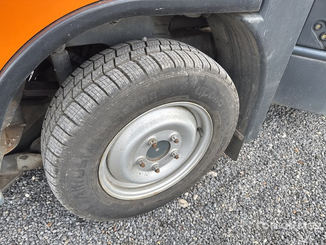 2016 Boschung S2 Urban Sweeper Truck - Road sweeper: picture 5 2016 Boschung S2 Urban Sweeper Truck - Road sweeper: picture 5