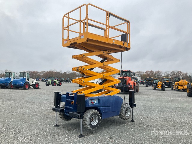 2016 Haulotte 12RTE 4x4 Electric Scissor Lift - Scissor lift: picture 1 2016 Haulotte 12RTE 4x4 Electric Scissor Lift - Scissor lift: picture 1