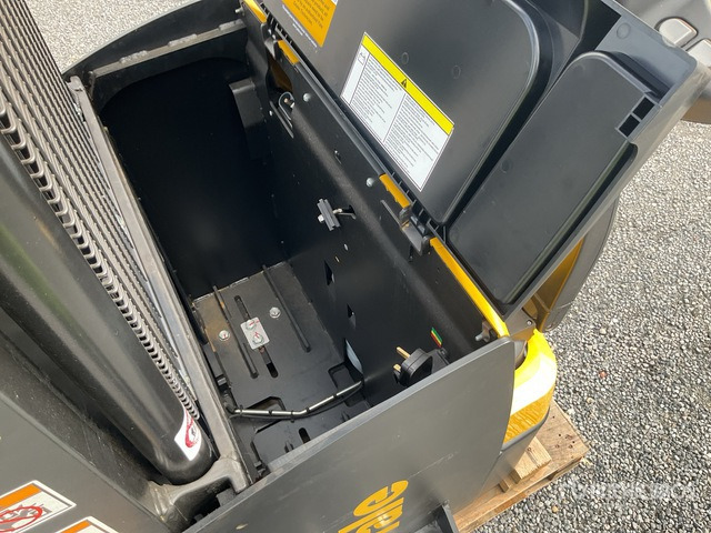 2023 Yale MS16 Walk Behind (Unused) Electric Stacker - Stacker: picture 5 2023 Yale MS16 Walk Behind (Unused) Electric Stacker - Stacker: picture 5