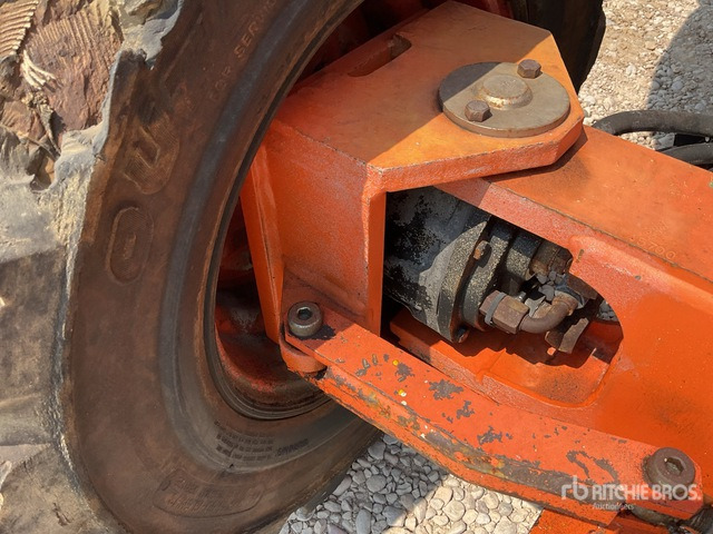 Articulated boom 1999 JLG 450AJ 4WD Diesel Articulating Boom Lift: picture 6