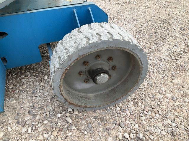 2001 Genie Z34/22N 2WD Electric Articulating Boom Lift - Articulated boom: picture 5 2001 Genie Z34/22N 2WD Electric Articulating Boom Lift - Articulated boom: picture 5