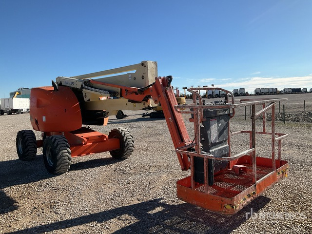2001 JLG 450AJ 4WD Diesel Articulating Boom Lift - Articulated boom: picture 3 2001 JLG 450AJ 4WD Diesel Articulating Boom Lift - Articulated boom: picture 3