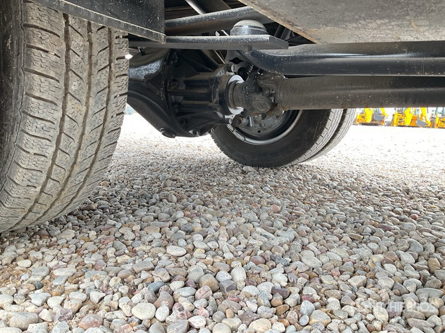 2006 Isuzu NPR77 4x2 Crew Cab Flatbed Truck - Dropside/ Flatbed truck: picture 5 2006 Isuzu NPR77 4x2 Crew Cab Flatbed Truck - Dropside/ Flatbed truck: picture 5