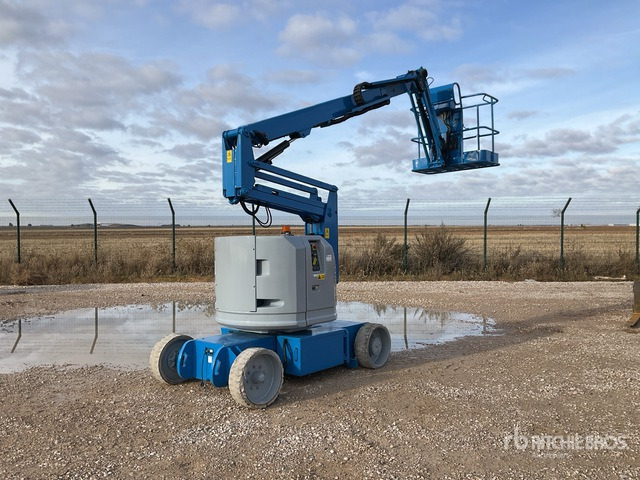 2007 Genie Z34/22N Electric Articulating Boom Lift - Articulated boom: picture 1 2007 Genie Z34/22N Electric Articulating Boom Lift - Articulated boom: picture 1