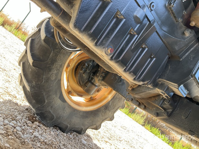 2011 Kioti DX9010 4WD Tractor - Farm tractor: picture 4 2011 Kioti DX9010 4WD Tractor - Farm tractor: picture 4