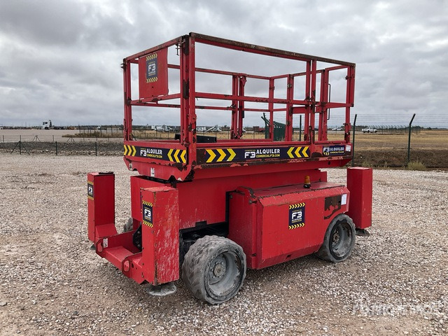 2011 Manitou 120SC 4x4 Diesel Scissor Lift - Scissor lift: picture 2 2011 Manitou 120SC 4x4 Diesel Scissor Lift - Scissor lift: picture 2