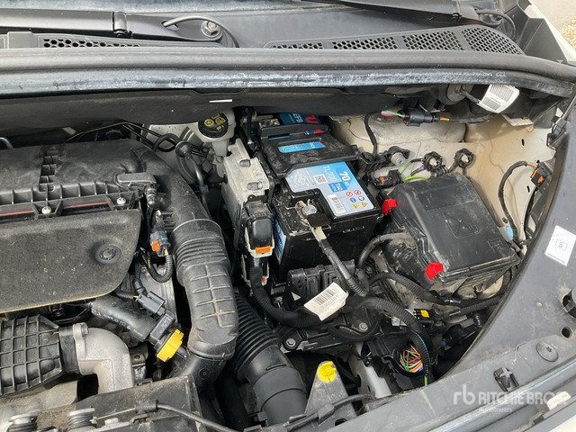 2019 Peugeot Partner Cargo Van - Van: picture 5 2019 Peugeot Partner Cargo Van - Van: picture 5