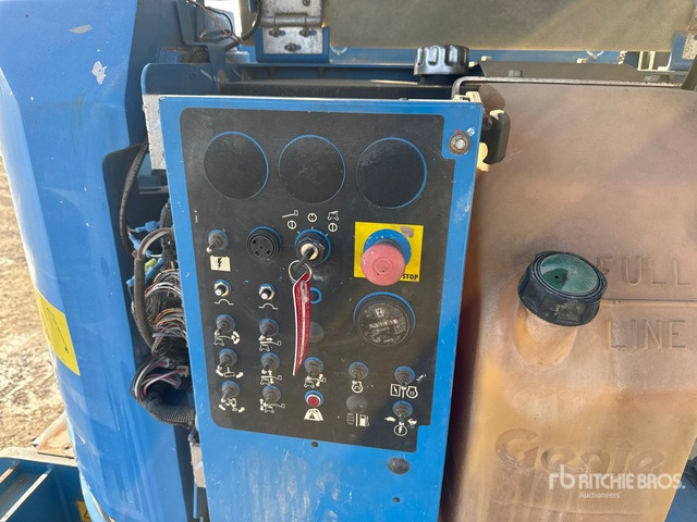 2004 Genie Z-34/22 Diesel Articulating Boom Lift - Articulated boom: picture 5 2004 Genie Z-34/22 Diesel Articulating Boom Lift - Articulated boom: picture 5