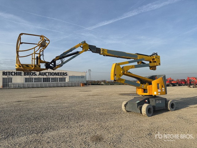 2006 Haulotte HA15IP Electric Articulating Boom Lift - Articulated boom: picture 1 2006 Haulotte HA15IP Electric Articulating Boom Lift - Articulated boom: picture 1