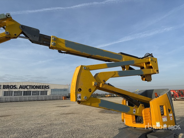 2006 Haulotte HA15IP Electric Articulating Boom Lift - Articulated boom: picture 5 2006 Haulotte HA15IP Electric Articulating Boom Lift - Articulated boom: picture 5