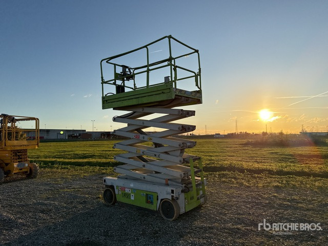 2008 Iteco IT12122 Electric (Inoperable) Scissor Lift - Scissor lift: picture 2 2008 Iteco IT12122 Electric (Inoperable) Scissor Lift - Scissor lift: picture 2
