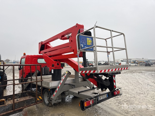 2011 Nissan Cabstar 2011 Socage DA320 20 m on (Inop ... Bucket Truck - Truck mounted aerial platform: picture 3 2011 Nissan Cabstar 2011 Socage DA320 20 m on (Inop ... Bucket Truck - Truck mounted aerial platform: picture 3