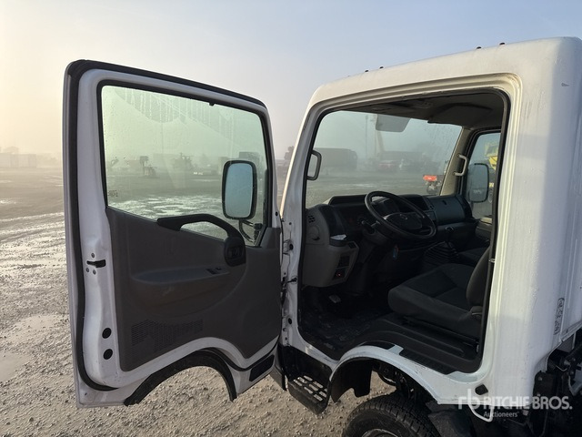 2014 Nissan 2014 Socage DA324 24 m on Bucket Truck - Truck mounted aerial platform: picture 4 2014 Nissan 2014 Socage DA324 24 m on Bucket Truck - Truck mounted aerial platform: picture 4