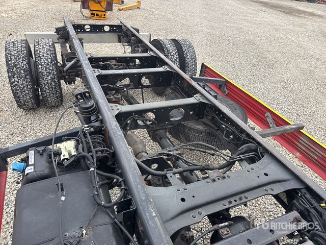 2015 Mitsubishi Fuso Canter 4x2 Cab and Chassis - Cab chassis truck: picture 4 2015 Mitsubishi Fuso Canter 4x2 Cab and Chassis - Cab chassis truck: picture 4