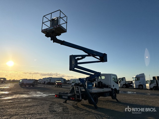 2015 Nissan Cabstar NT400 2015 Socage DA320 20 m on Bucket Truck - Truck mounted aerial platform: picture 3 2015 Nissan Cabstar NT400 2015 Socage DA320 20 m on Bucket Truck - Truck mounted aerial platform: picture 3